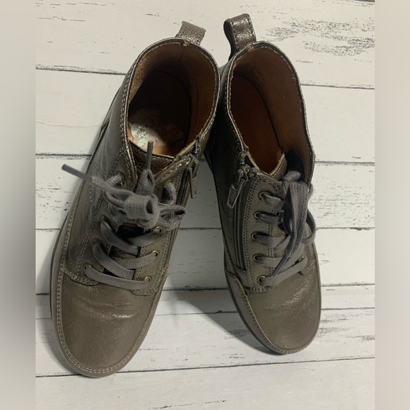 Vionic Women’s Size 6.5 Gray Ankle Boots – Supportive Orthotic Comfort Shoes - Picture 2 of 11